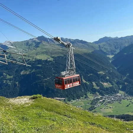 Albergue Gotschnagrat Bergrestaurant- Panoramic View Klosters-Serneus