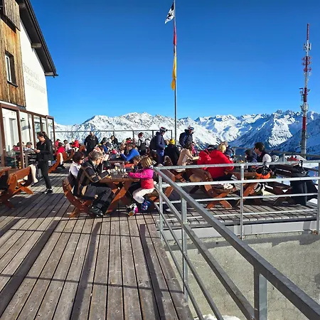 Gotschnagrat Bergrestaurant- Panoramic View Albergue