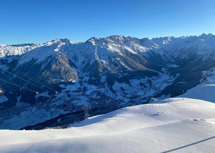 Gotschnagrat Bergrestaurant- Panoramic View Klosters-Serneus